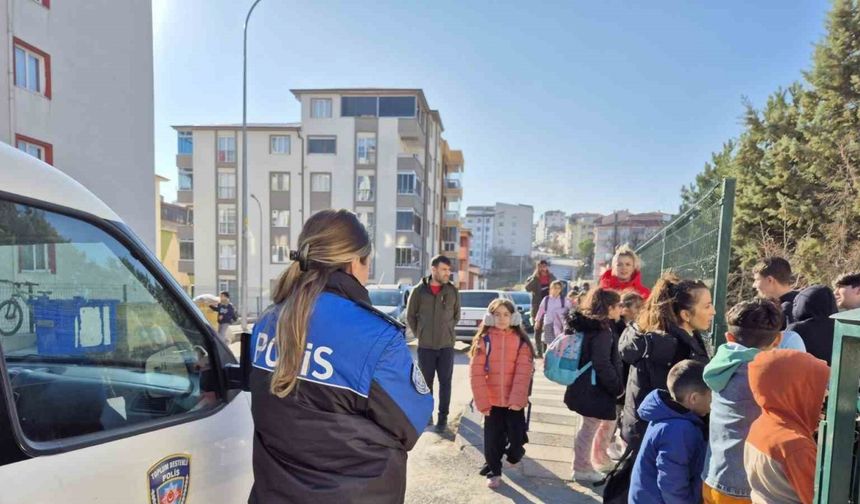 Polis ekipleri velileri bilgilendirdi