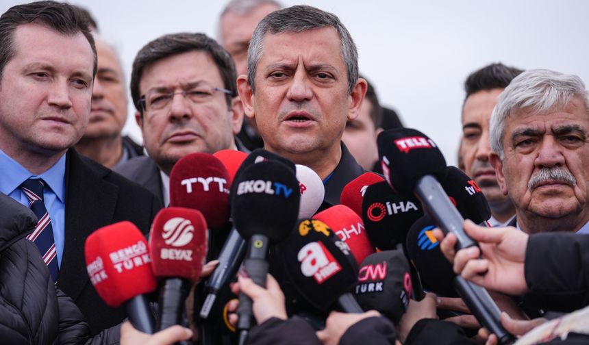 CHP Genel Başkanı Özel, Marmara Cezaevi'nde tutuklu bulunan İmamoğlu'nu ziyaret etti:
