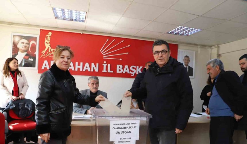 Ardahan’da CHP’de cumhurbaşkanı adaylık ön seçimi için oy kullanılıyor