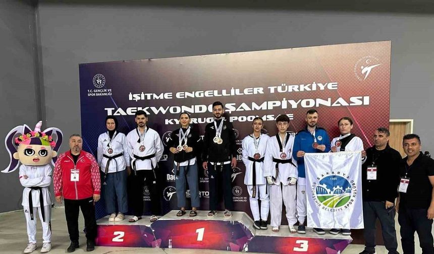 Büyükşehir’in taekwondo takımı Antalya’da doludizgin