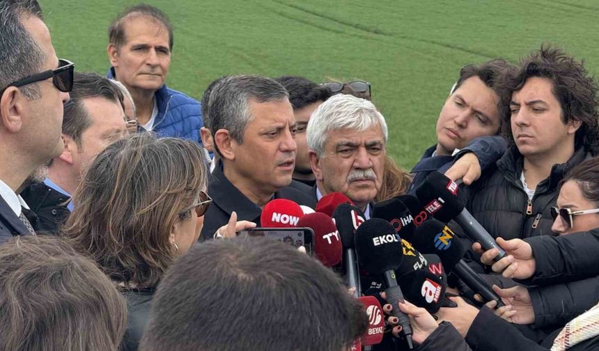 CHP Genel Başkanı Özgür Özel, İmamoğlu’nu cezaevinde ziyaret etti
