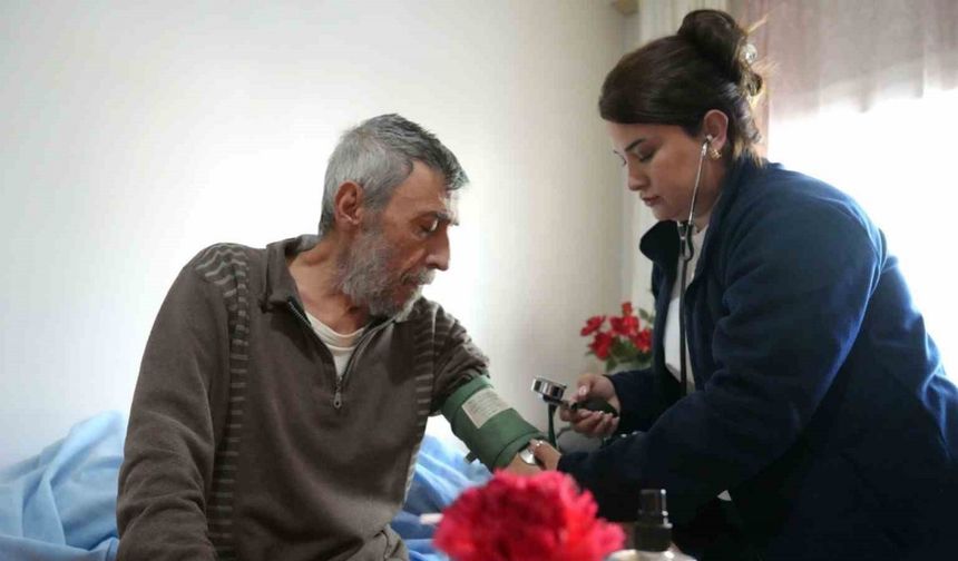 Çukurova Belediyesinden evde bakım ve sağlık hizmeti