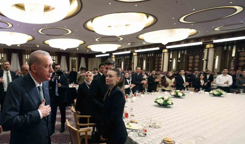 Cumhurbaşkanı Erdoğan: "Sokaklarda terör estirenlerin, bu ülkeyi yangın yerine çevirmek isteyenlerin varacağı hiçbir menzil yoktur, girdikleri yol çıkmaz sokaktır"