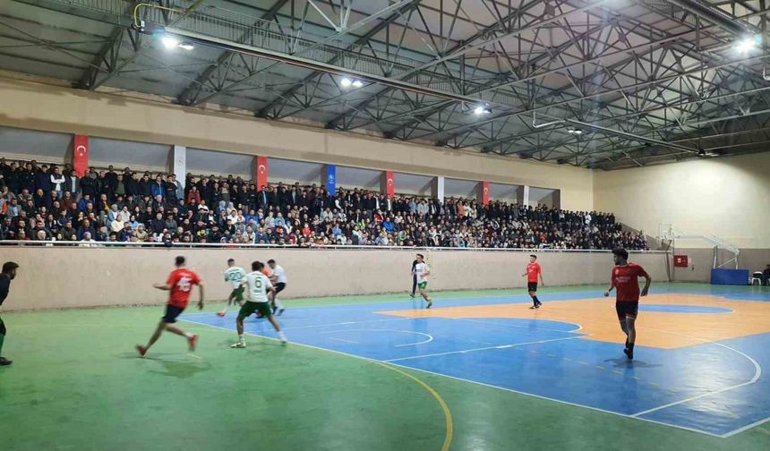 Demirci orman futsal turnuvasının şampiyonu oldu