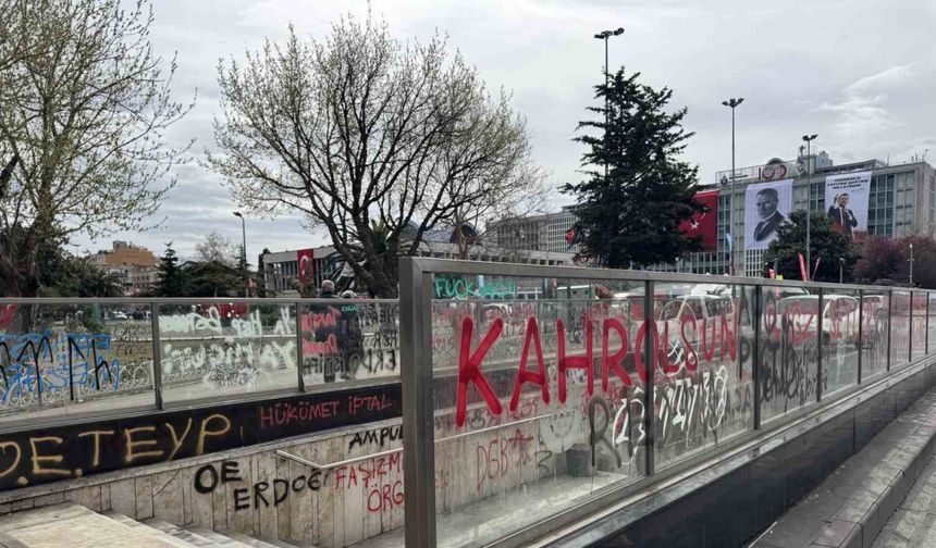İBB protestocuları milli ve dini değerleri hiçe saydı