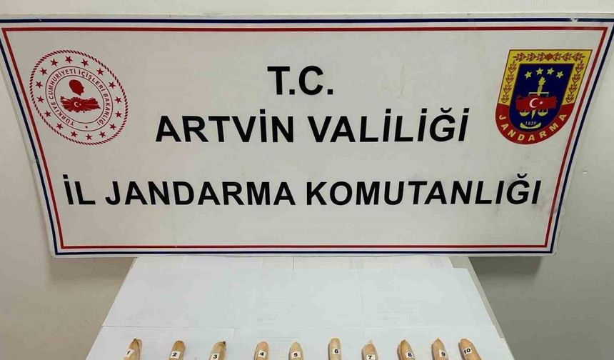 İranlı şüphelinin bağırsaklarından 10 paket uyluşturucu çıktı