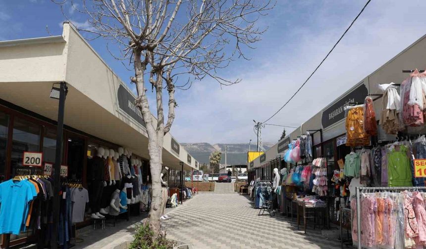 Kahramanmaraş’ta Derepazarı esnafına yeni iş yerleri teslim edildi