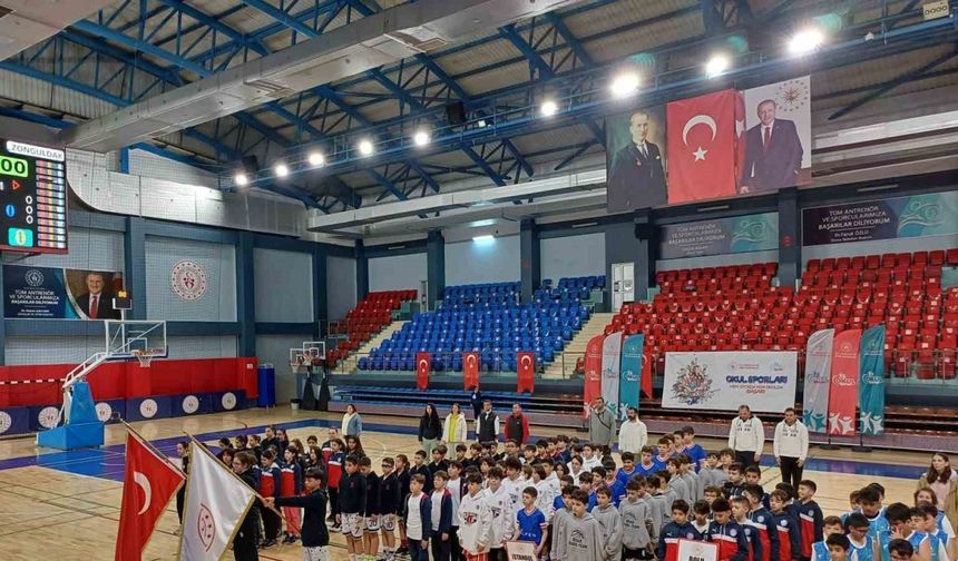 Küçükler basketbol grup müsabakaları başladı