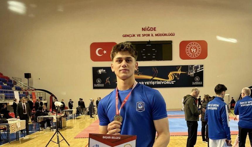 Manisalı taekwondocu Türkiye Şampiyonu oldu