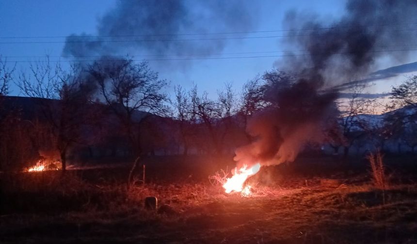 Pütürge’de zirai don endişesi: Çiftçiler ateş yakarak önlem aldı