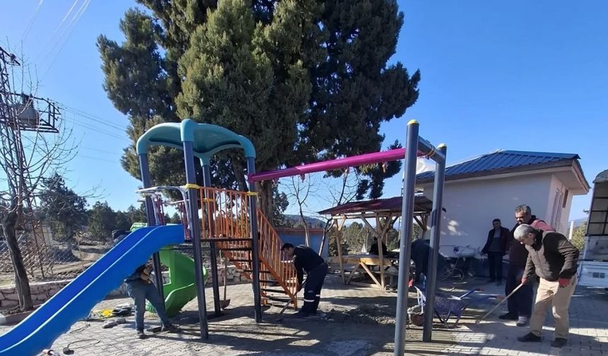 Saimbeyli’de başkan çocuklara verdiği sözü tuttu, parklar kurdu