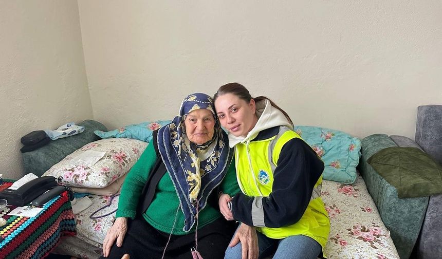 YADEM’den yaşlılara hem moral hem de şifa eli
