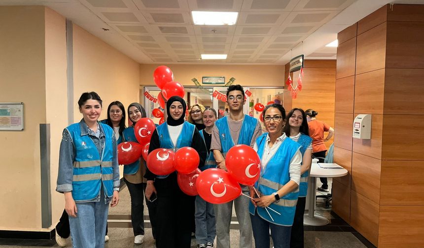 Çanakkale'de hastanede tedavi gören çocuklara 23 Nisan sürprizi