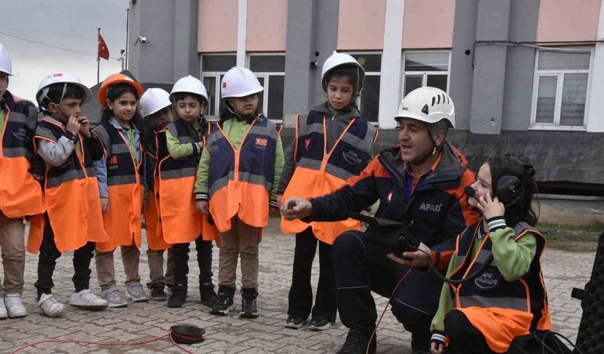 AFAD’tan çocuklara gönüllülük ve afet bilinci eğitimi
