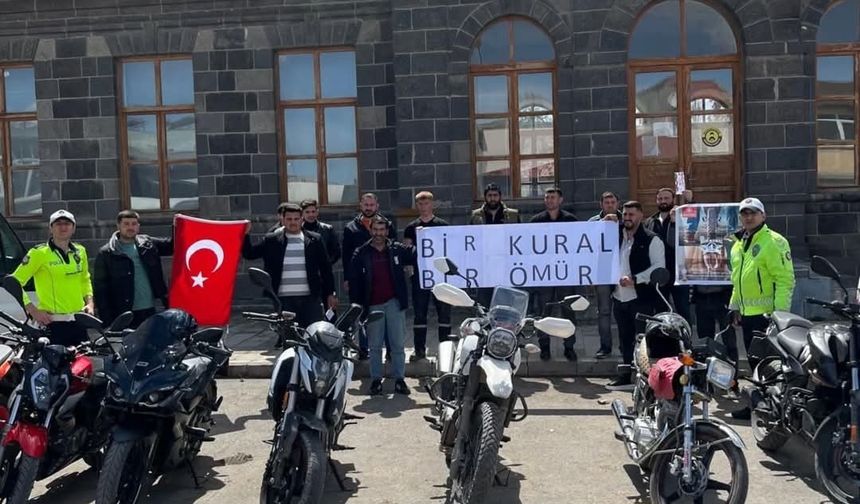 Akyaka’da motosiklet sürücüleri "Bir Kural Bir Ömür" Projesi ile bilgilendirildi