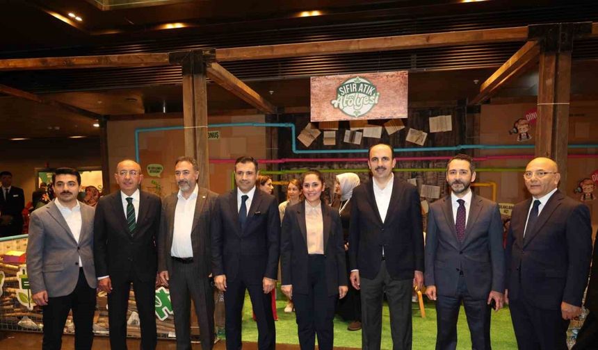 Başkan Altay tüm çocukları ’Konya Çocuk Kitap Günleri’ne davet etti