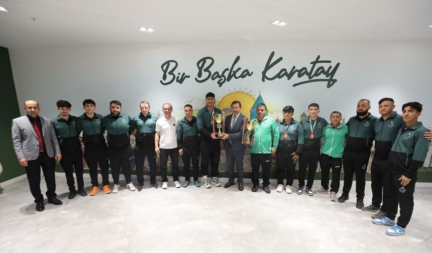 Başkan Hasan Kılca şampiyon sporcuları ağırladı