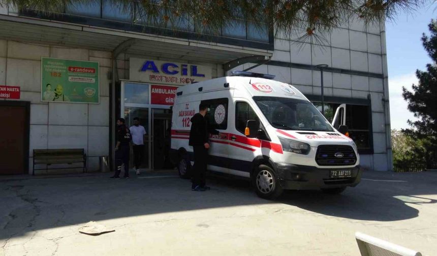 Batman’da virajı alamayan otomobil yoldan çıktı: 5 yaralı