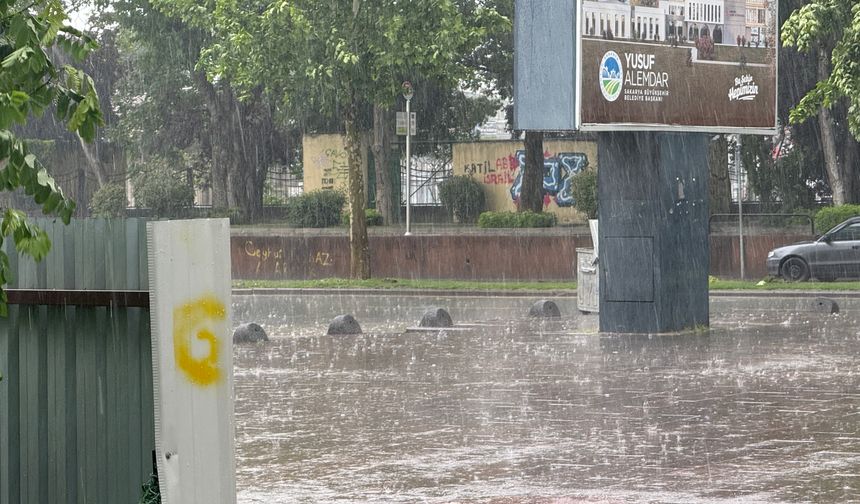 Sakarya'da sağanak, dolu ve fırtına aynı anda etkili oldu
