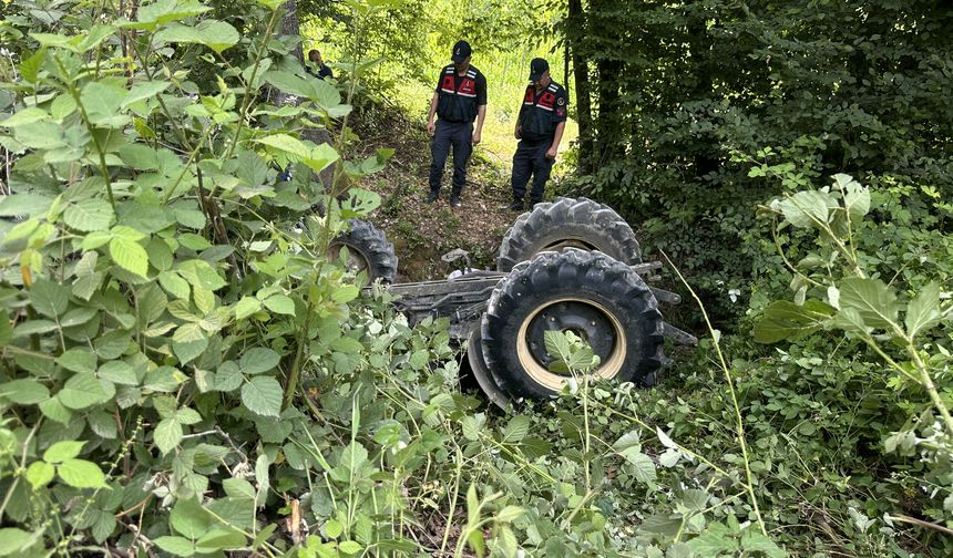 Devrilen traktörün altında kalan kadın öldü