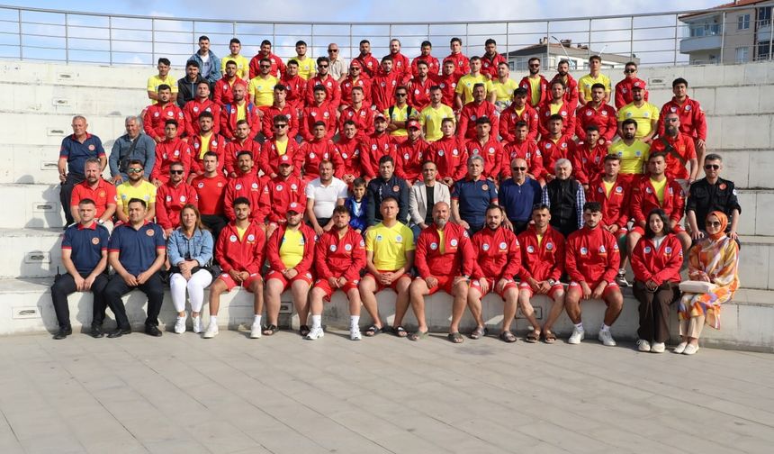 Sahillerde canlar onlara emanet: Cankurtaranlar göreve başladı