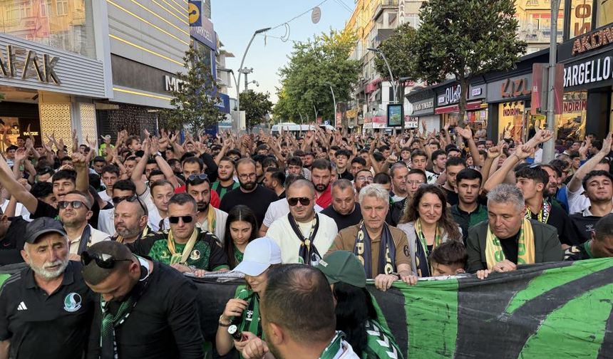 Sakaryaspor’un 60. yılı görsel şölene dönüştü