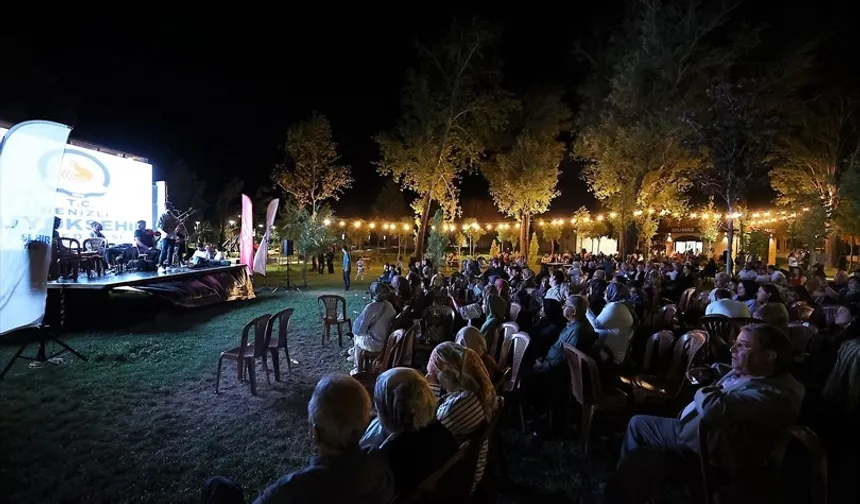 “Yaz Konserleri” Çivril’de başladı, sinema keyfiyle renklendi