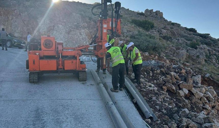 Cudi Dağı Sefine yoluna oto korkuluk