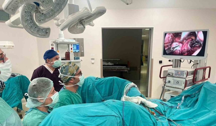 Dr. Şanlı: "V-NOTES tekniğini hastalarımıza başarıyla uygulamaktayız"