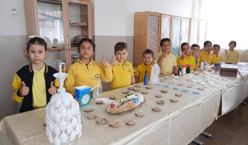 Keçiören’de ilkokul öğrencilerinin eserlerinden sergi açıldı