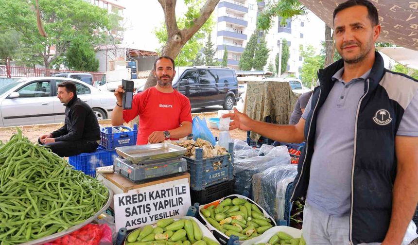 Pazarda kolay ödeme dönemi: İster kartla ister karekodla ödeme