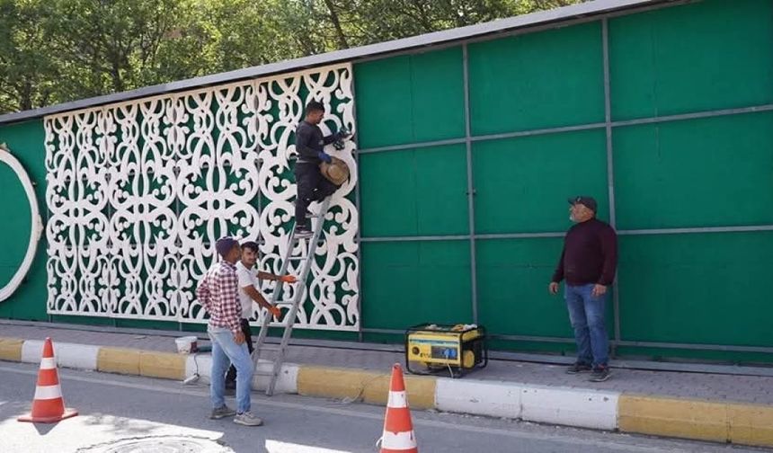 Şırnak’ta tahrip edilen dikey bahçe yeniden hayat buluyor
