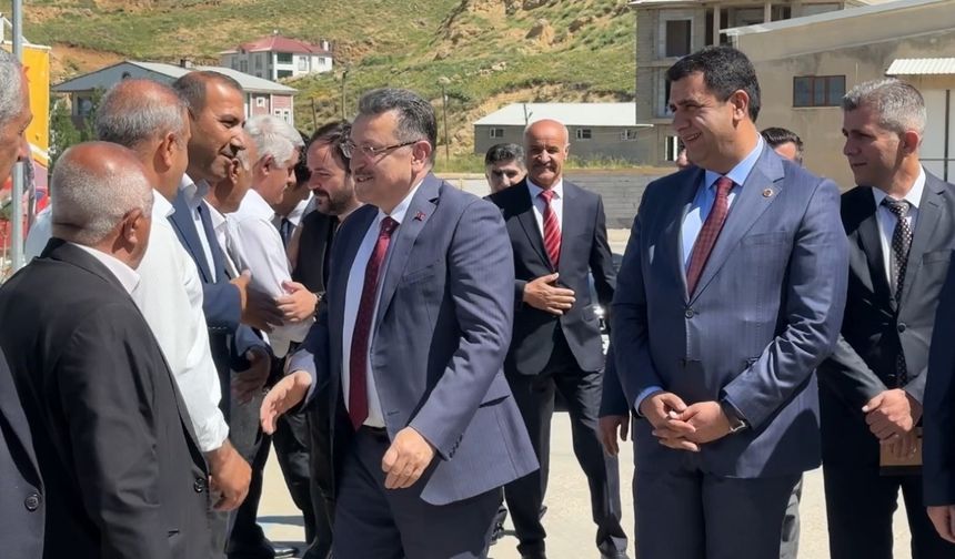 Trabzon Büyükşehir Belediye Başkanı Genç, Yüksekova’da