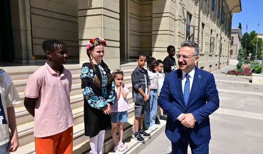 Vali Aksoy, çocuk işçiliğiyle ilgili video çekimine katıldı