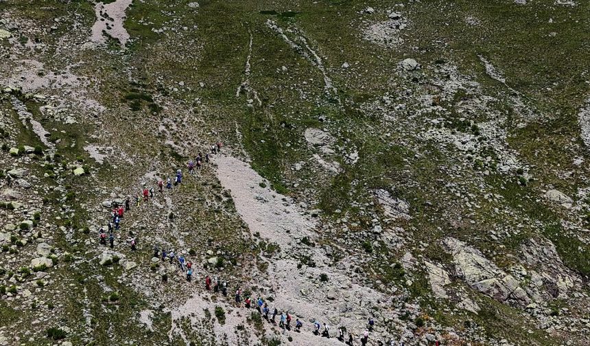 Doğaseverler Giresun’un zirvelerinde buluştu
