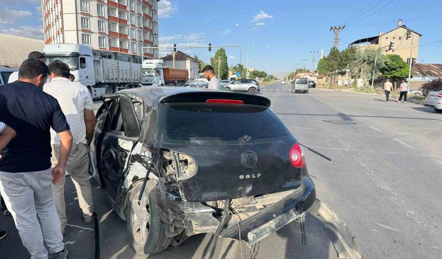 Patnos’ta trafik kazası: 3 yaralı