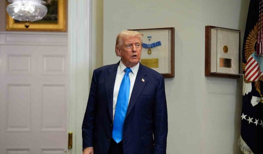 Trump’tan Rusya’ya gözdağı: "2 nükleer denizaltının uygun bölgelere konuşlandırılması talimatını verdim"