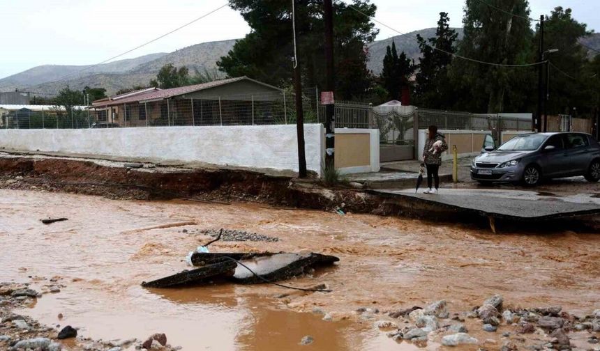 Yunanistan'ı Byron Fırtınası vurdu