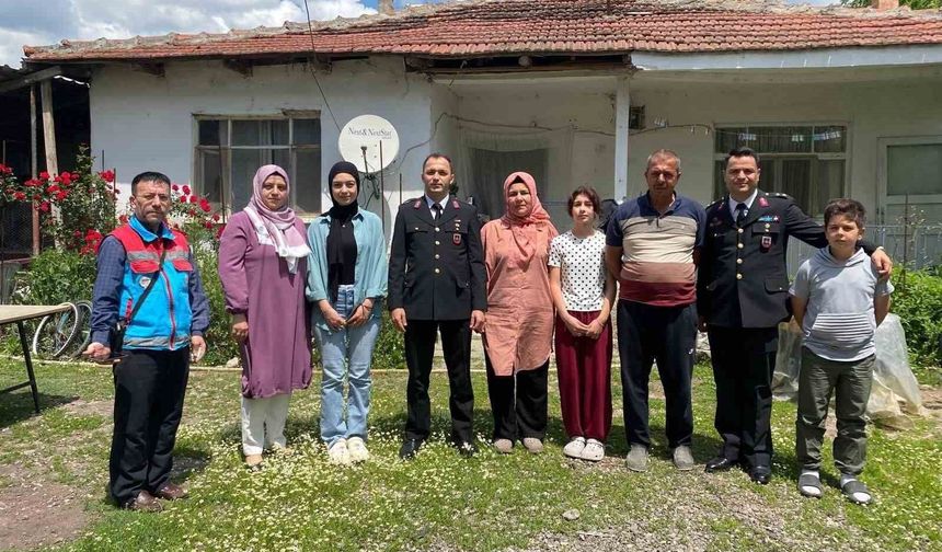 Bilecik'te şehit ve gazi ailelerine bayram ziyareti