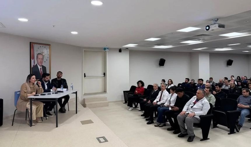Erzincan'da sağlık personeline 'Mesleki Sorumluluk Kurulu' eğitimi verildi