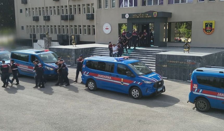 Gaziantep'te göçmen kaçakçılığı organizatörlerine şafak operasyonu: 7 şahıs tutuklandı