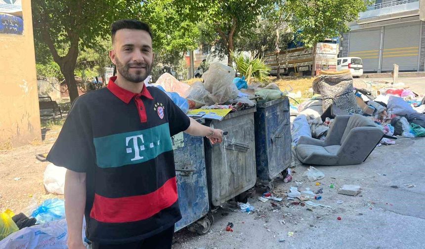 İzmir'de vatandaşların 'çöp' isyanı: 'Bari bayramda temizleyin'