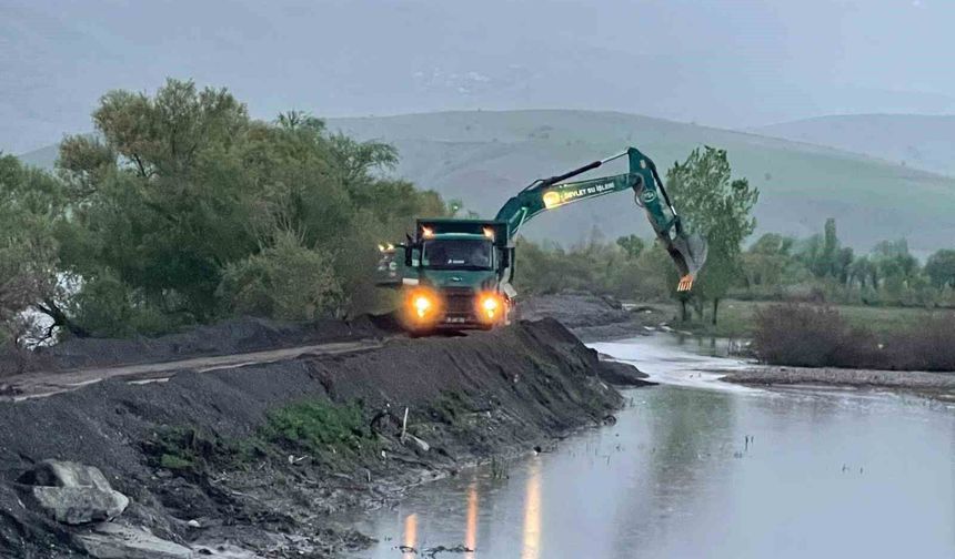 Karasu Nehri'nde sedde yükseltme çalışmaları sürüyor