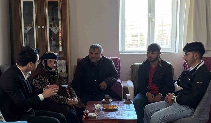 Kaymakam Tutal'dan şehit ailesine bayram ziyareti