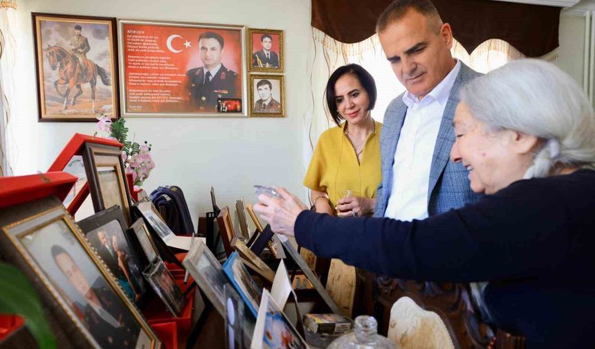 Vali Akbıyık şehit Binbaşı Kıvanç Cesur'un ailesini ziyaret etti