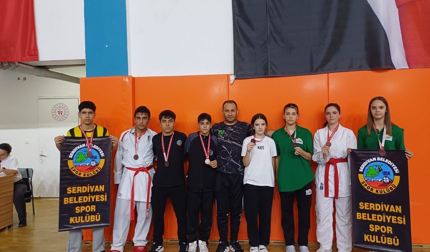 Serdivanlı Karatecilerden Tarihi Başarı