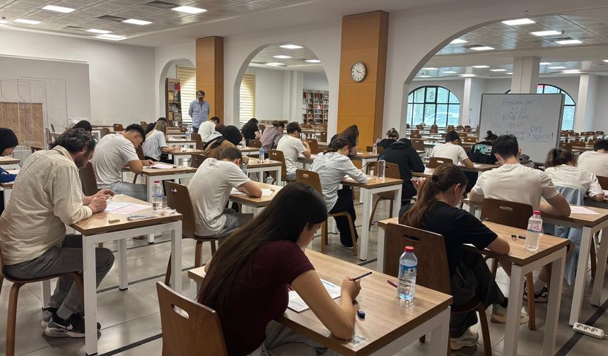 Serdivan Kültür Sanat, YKS Sürecinde Öğrencilerin Yanında Oldu