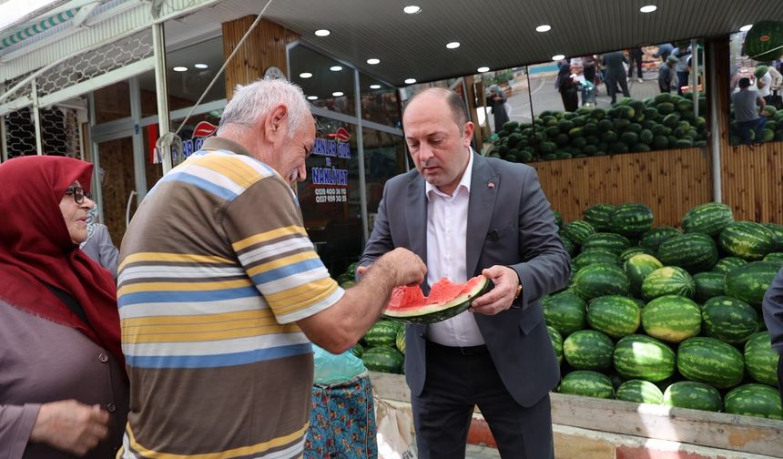 Başkan Yıldız Perşembe Halk Pazarı'nı ziyaret etti