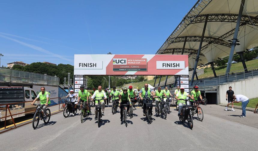 Dünya Bisiklet Günü’nde sağlıklı yaşam için pedal çevirdiler
