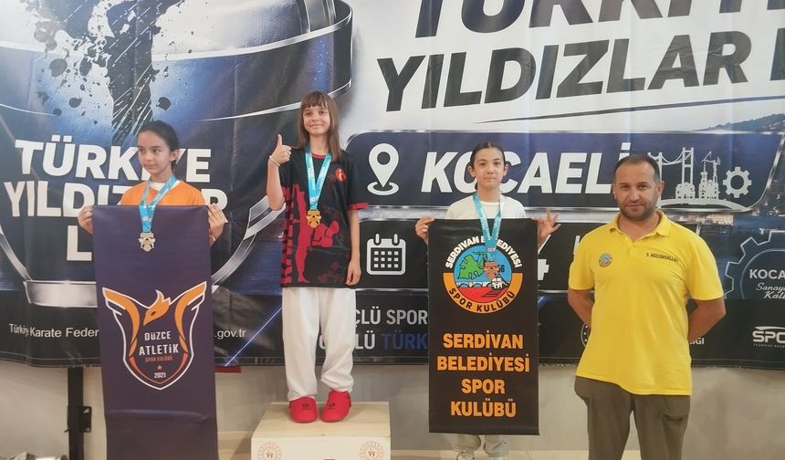 Serdivanlı Karatecilerden Darıca’da Madalya Yağmuru